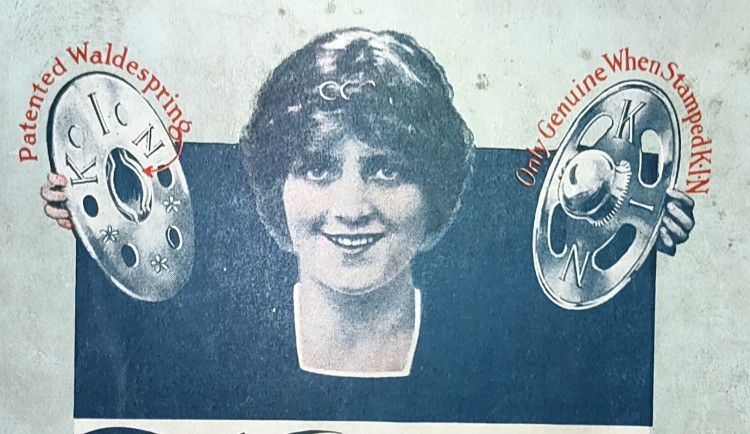 Slečna KIN bez patentky v oku USA 1912