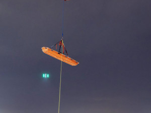 VIDEO: Hasiči zachraňovali jeřábníka a sebevraha z výšky pětapadesát metrů. Náročné cvičení