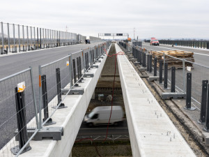 VIDEO, FOTO: Kompletní průjezd po zbrusu nové D1. Klíčová stavba u Přerova finišuje