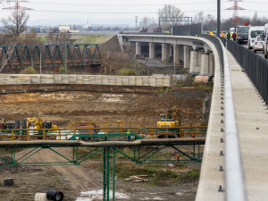 VIDEO, FOTO: Kompletní průjezd po zbrusu nové D1. Klíčová stavba u Přerova finišuje