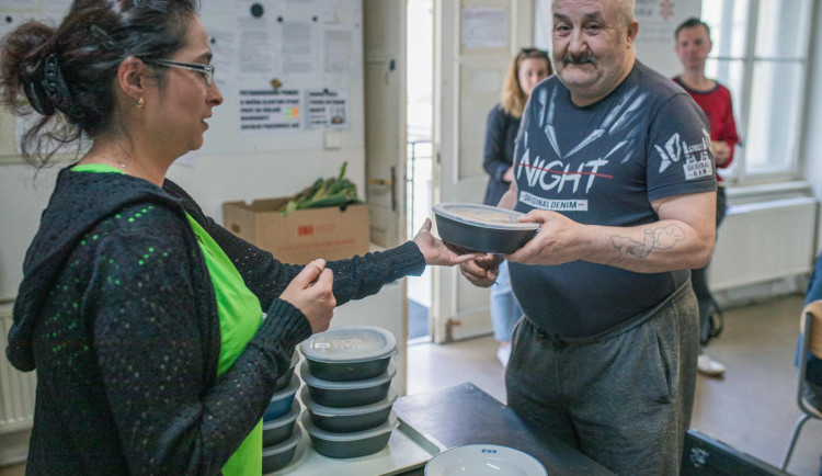 Praha 8 má první školu zapojenou do projektu Zachraň oběd