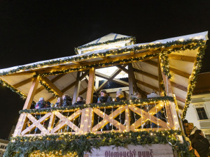 FOTO, VIDEO: V Olomouci se rozzářil vánoční strom Štědřínek