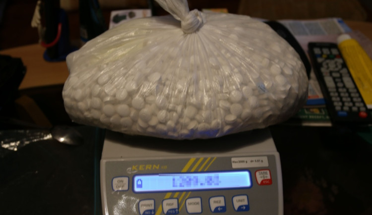 16559784852688-124-grate-a-finis-11