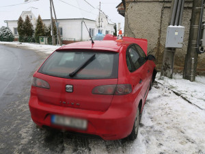 Smrtelný náraz do domu. 90letý řidič zemřel po nehodě u Mohelnice