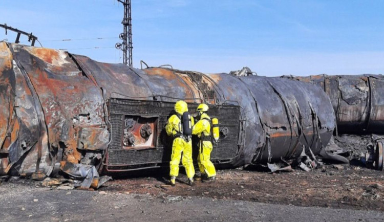 Devět měsíců. Železničáři dokončili opravu trati na Přerovsku poškozené požárem benzenu