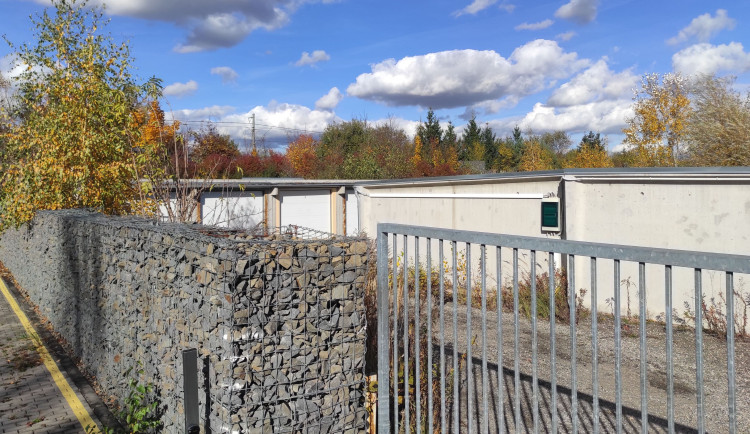 Po sedmi letech se blíží konec nelegálních garáží ve Vrahovicích. Půjdou k zemi