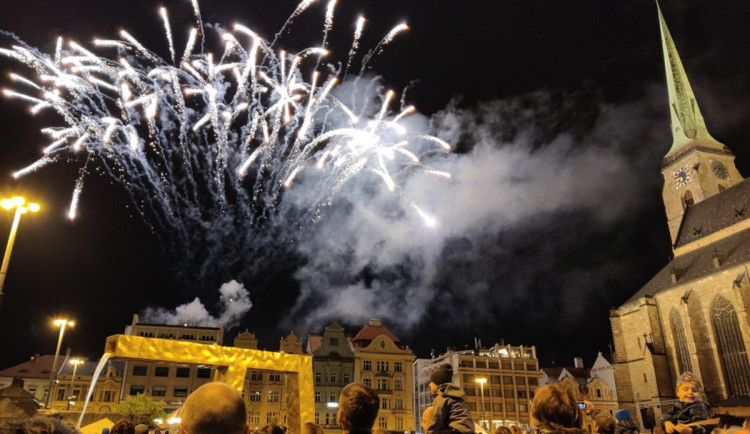 ANKETA: Obešli byste se na Silvestra bez ohňostrojové kanonády?