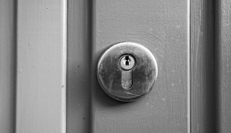 V Prostějově řádí podomní prodejci. Tržní řád takové praktiky zakazuje