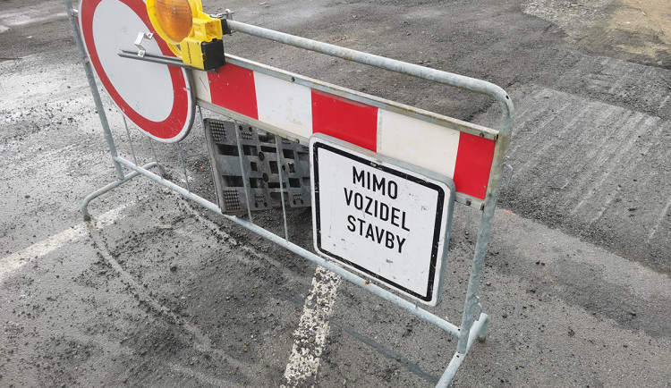 Soud o nápravu ošizené silnice? Olomoucký kraj řeší reklamace v kauze Autostráda