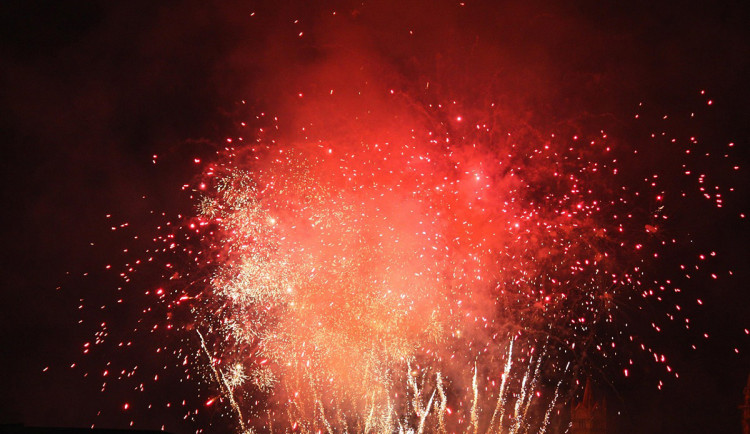 VIDEO: Zápřah na urgentu, muka pro zvířata. Strážníci v Šumperku varují před pyrotechnikou