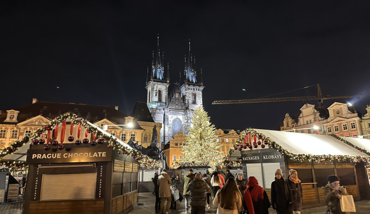 Nebezpečí mezi svařákem a trdelníkem. Němci varují před trhy v Praze kvůli žloutence