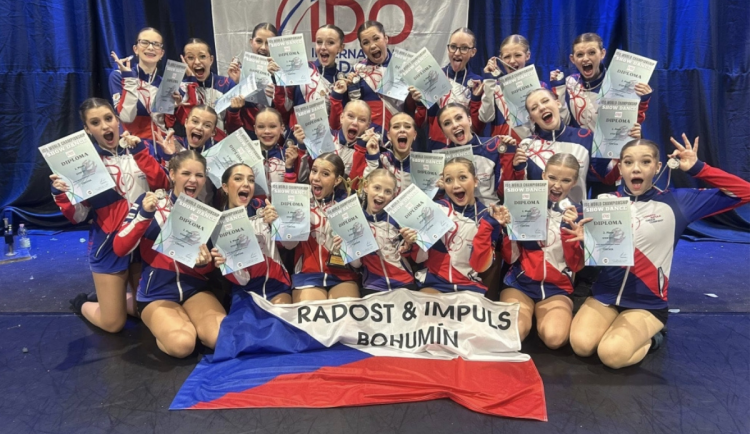 Stříbro, bronz a Top 10. Bohumínští tanečníci ovládli světový šampionát v Itálii