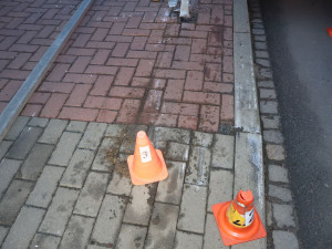 Mladý šofér strhl řízení na tramvajovou zastávku u hřbitova v Olomouci