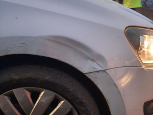 Řidička se čtyřmi promile alkoholu se proháněla po Olomouci. Při předjíždění bourala