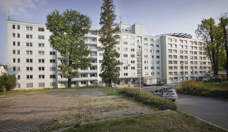 Budova D I. interní kliniky - kardiologické ve FN Olomouc - ilustrační foto