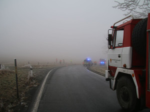 Dvojitá havárie na Šternbersku: řidič naboural do auta čekajícího na odtah