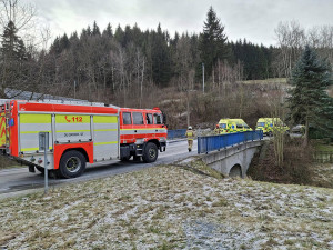 Čelní střet a pět zraněných. U nehody na Jesenicku zasahovali i hasiči z Polska