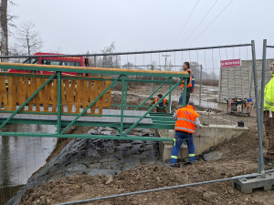 Nesmíme jezdit po mostě? Tak si postavíme svůj, Mohelnice má novou lávku přes Moravu