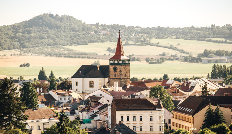 Jičín schválil rozpočet na rok 2026. Investuje do škol, dopravy i kompostárny