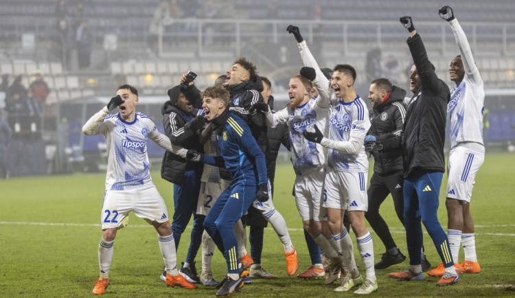 Policejní manévry, prohra a pak oslavy. Sigma bude hrát v Evropě i na jaře