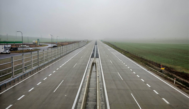 TIP NA VÍKEND: Rozestavěná dálnice D55 z Olomouce do Kokor se v sobotu otevře veřejnosti