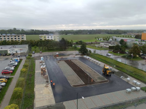 Nemocnice v Prostějově má nové kapacitní parkoviště, týdny se čekalo na kolaudaci