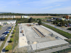 Nemocnice v Prostějově má nové kapacitní parkoviště, týdny se čekalo na kolaudaci
