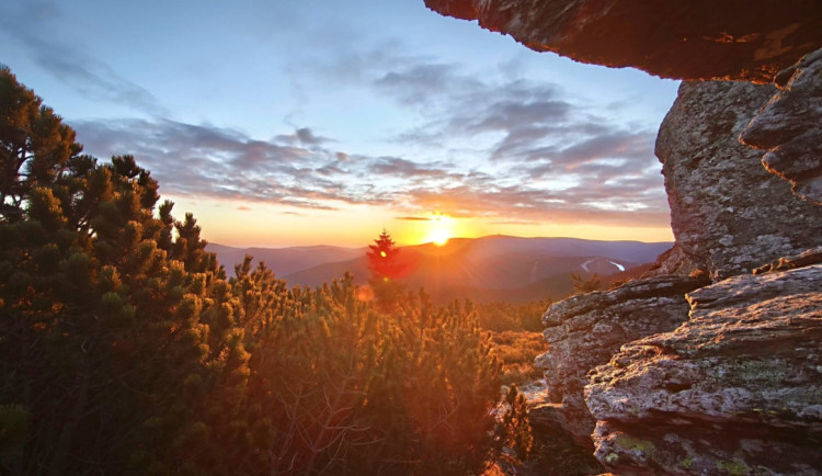 Jak bude o Vánocích? Na Štědrý den kraj ještě kraj potrápí vítr, pak už vysvitne slunce