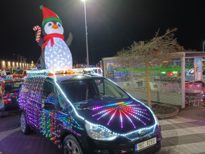 FOTO, VIDEO: Svítící nádhera v ulicích. Stovky lidí v Prostějově sledovaly tradiční Vánoční jízdu