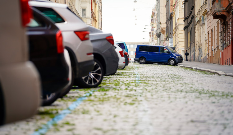Sdílené auto Boltu si během silvestrovské noci nepůjčíte, společnost je vypne