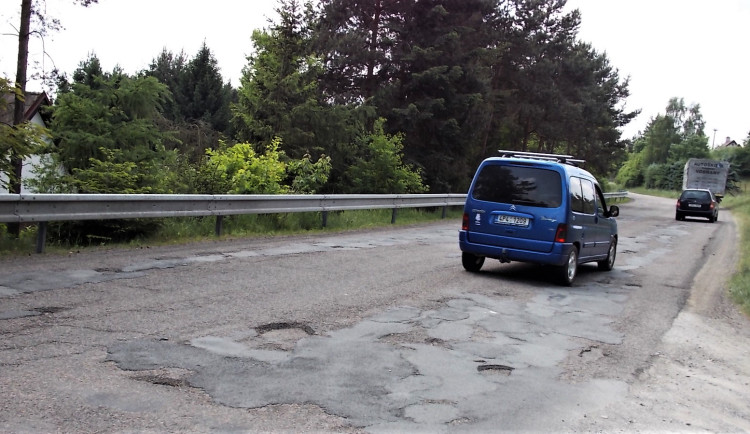 Investice do svých silnic nejméně za jednu miliardu plánuje letos Plzeňský kraj