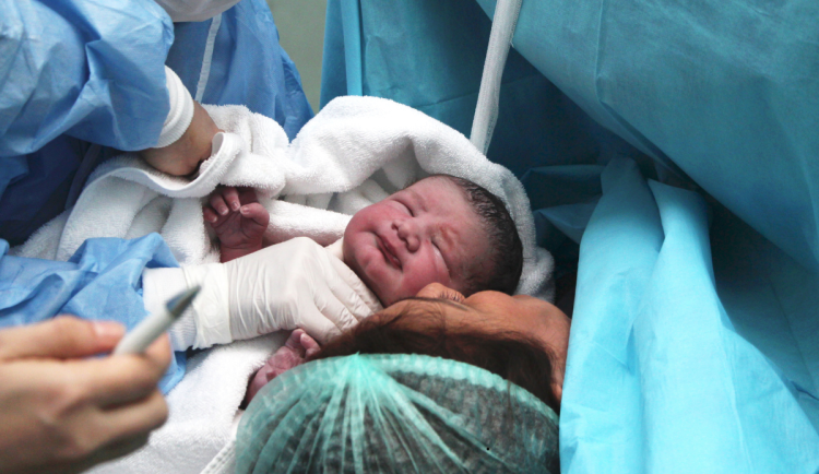 V hradeckém kraji už se narodila první miminka roku 2026. Prvenství má Maruška