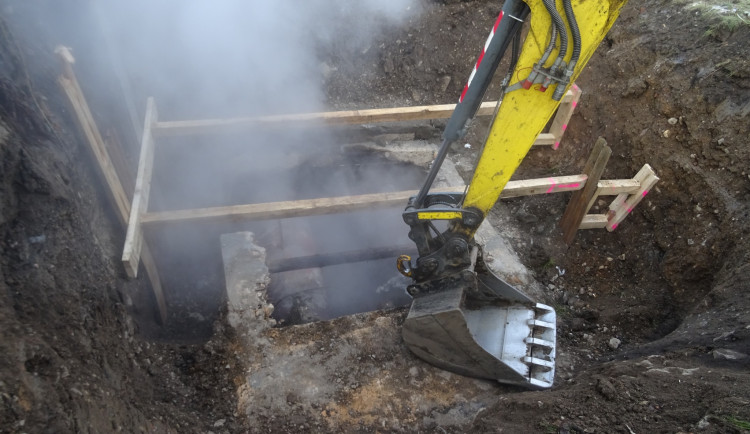 Velká část Prahy 4 byla opět bez tepla, praskl horkovod