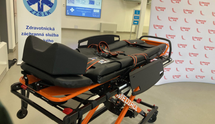 Horečka není důvodem k volání sanitky, reaguje liberecká záchranka na příspěvek na facebooku