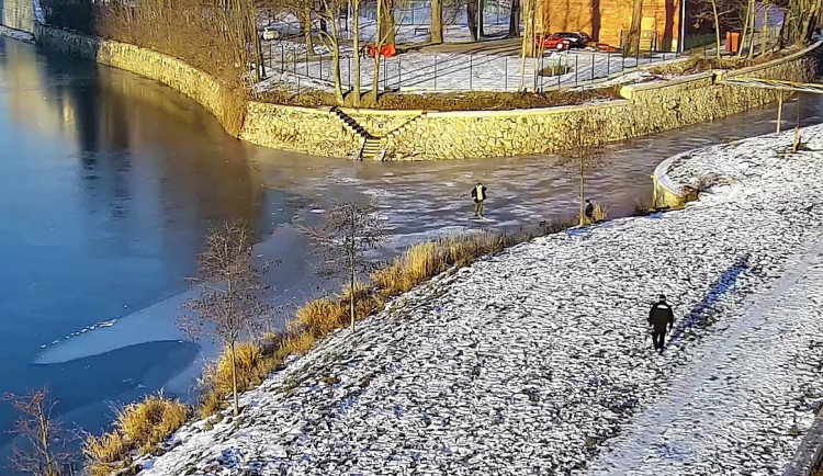 Mladíci na soutoku řek Morava a Bystřice v Olomouci