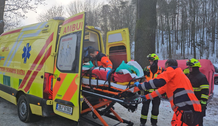 Jeskyňář zachráněný u Rudice je po operaci kotníku, v nemocnici ještě zůstane