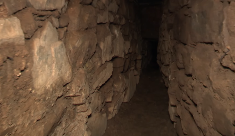 Archeologové odhalují tajemství ukryté chodby pod klášterem, zpřístupní ji veřejnosti