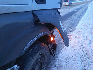 VIDEO: Auta v příkopech, nehody na dálnici. Kalamita zasáhla Olomoucký kraj