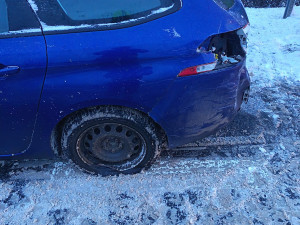 VIDEO: Auta v příkopech, nehody na dálnici. Kalamita zasáhla Olomoucký kraj