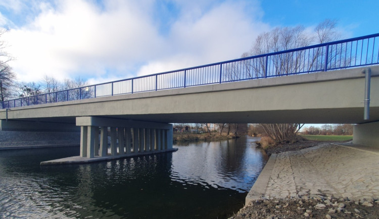 Cesta z Opavy do Polska je snadnější. Most ve Vávrovicích má po opravě za 24 milionů korun