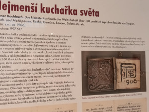 FOTOGALERIE: V Prostějově ke k vidění nejmenší kuchařka na světě, pochází z roku 1906