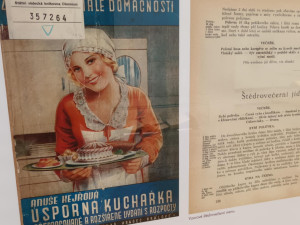 FOTOGALERIE: V Prostějově ke k vidění nejmenší kuchařka na světě, pochází z roku 1906