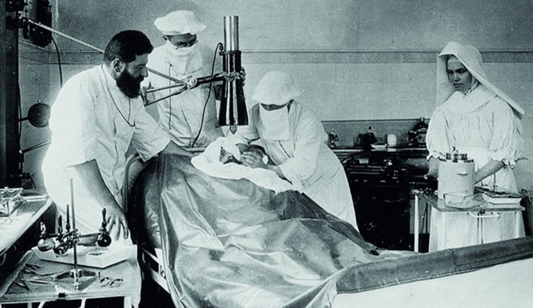 DRBNA HISTORIČKA: Olomouc má unikátní světové prvenství na poli medicíny. Plastiku rohovky