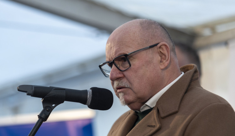 Hejtman Olomouckého kraje Ladislav Okleštěk