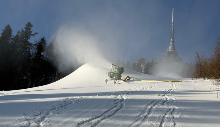 Skiareál Ještěd ve středu po letech znovu otevře sjezdovku Pod lany