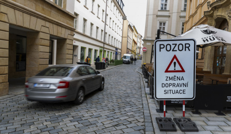 K přeznačení jednosměrek došlo na podzim roku 2021, v únoru 2026 se situace opět změní