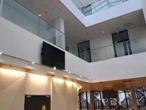 Stylová stavba pro budoucí zdravotníky v Olomouci je hotová. Názory na design se různí