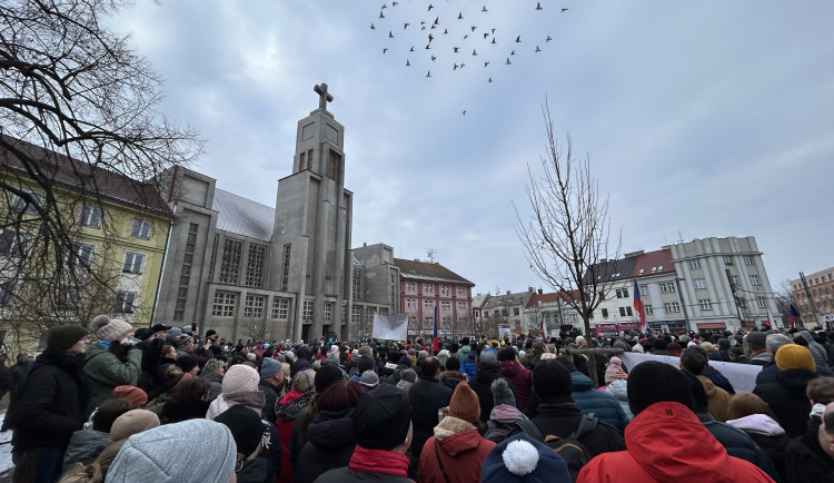 Takový zájem jsme nečekali, říkají organizátoři včerejší demonstrace v Hradci Králové