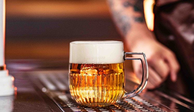 Budvar táhne proti proudu. Prodeje piva rostou doma i v zahraničí