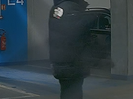 Zloději ze sklepa v Olomouci ukradli nabíječku a motorku. Policie má záznamy z kamer